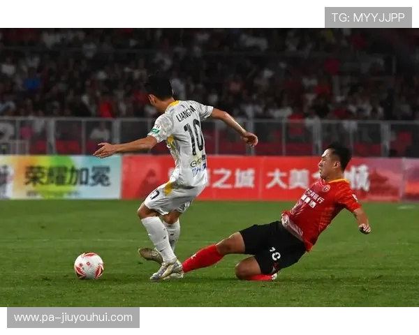 深入解析足球队比赛中黄牌判罚对战局走势的关键影响与战术调整之